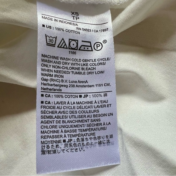 NWT! Banana Republic Classic button down longer length sleeveless shirt XSmall - Picture 6 of 6